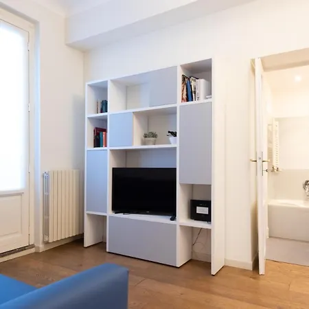 Porta Venezia Elegant Penthouse With Terrace アパート